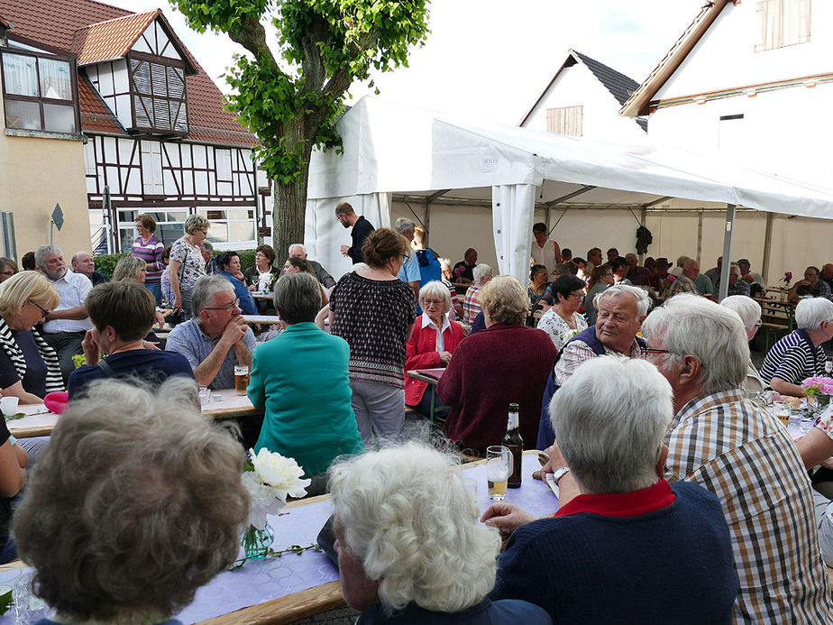 Sommerserenade vor dem "Chorfürst" (Foto: Karl-Franz Thiede)